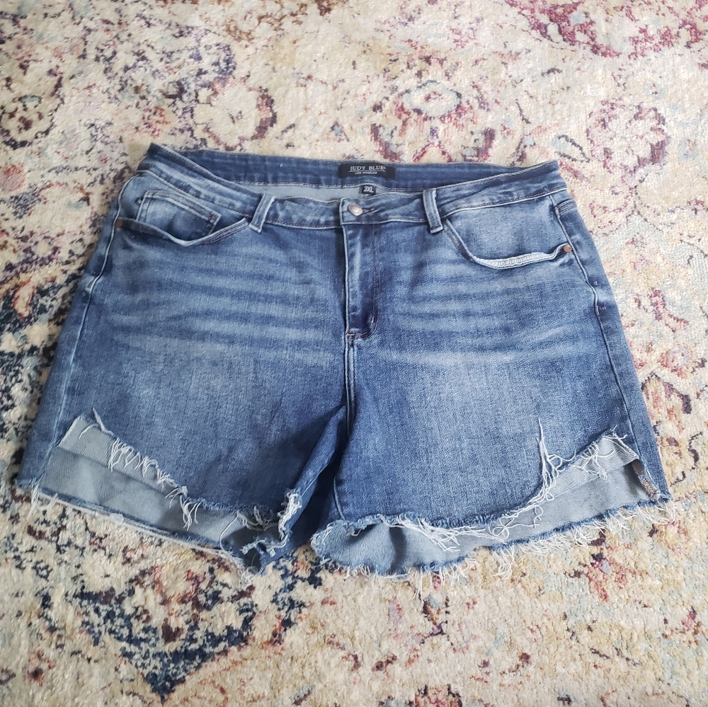 Judy Blue Sienna Cut-Off Jean Shorts Size 3XL